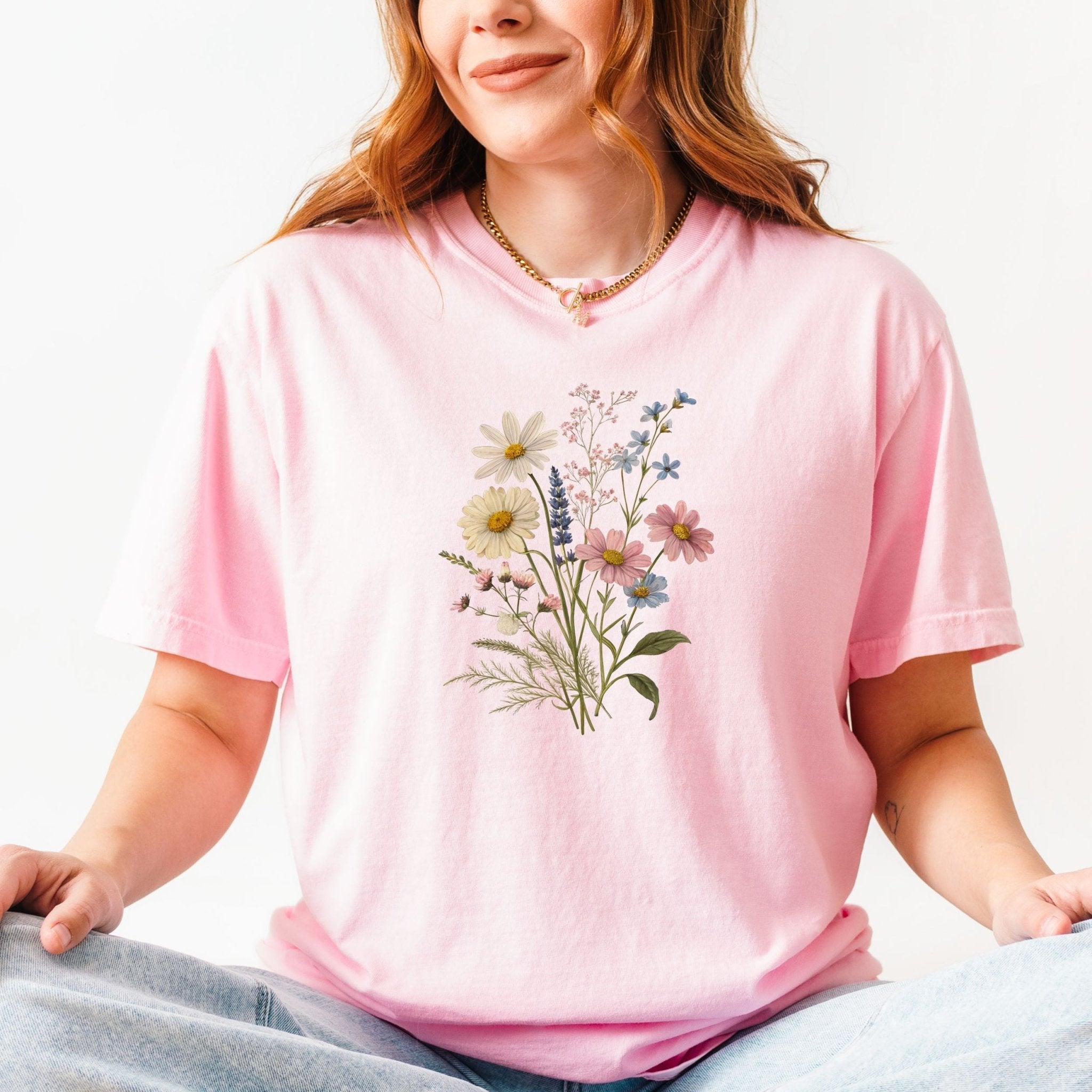 Cottagecore Vintage Floral T-Shirt, Daisy and Baby’s Breath Tee - Craig Michael Design