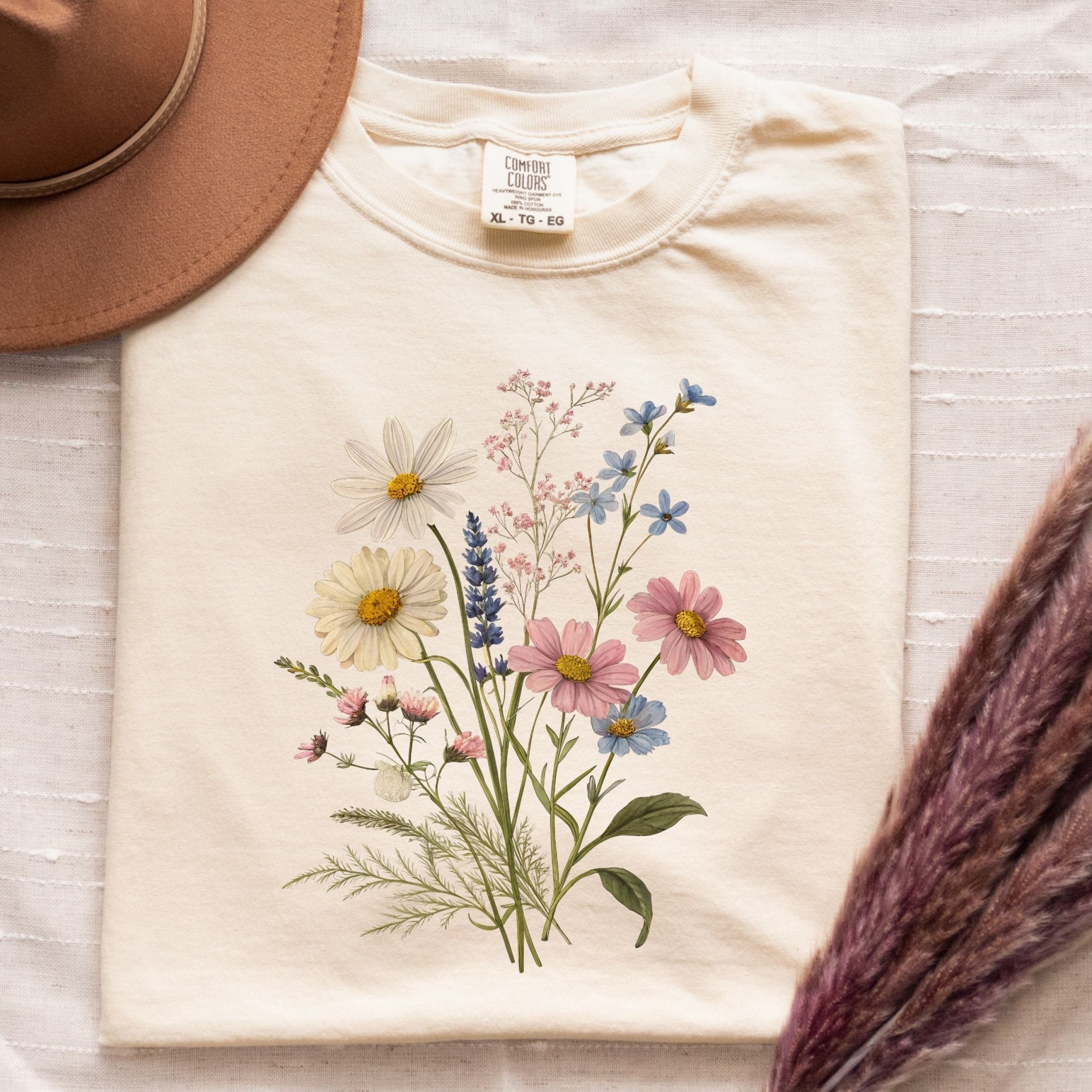 Cottagecore Vintage Floral T-Shirt, Daisy and Baby’s Breath Tee - Craig Michael Design